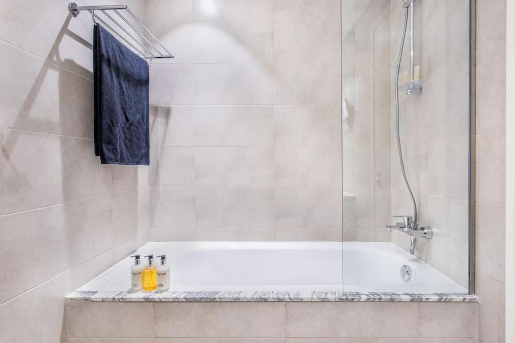 Paramount Hotel Midtown Flat With Burj Khalifa View Dubaï Extérieur photo
